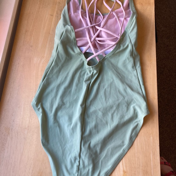 Adidas One Piece Swimsuit With Strappy Back (XL) - Picture 7 of 7